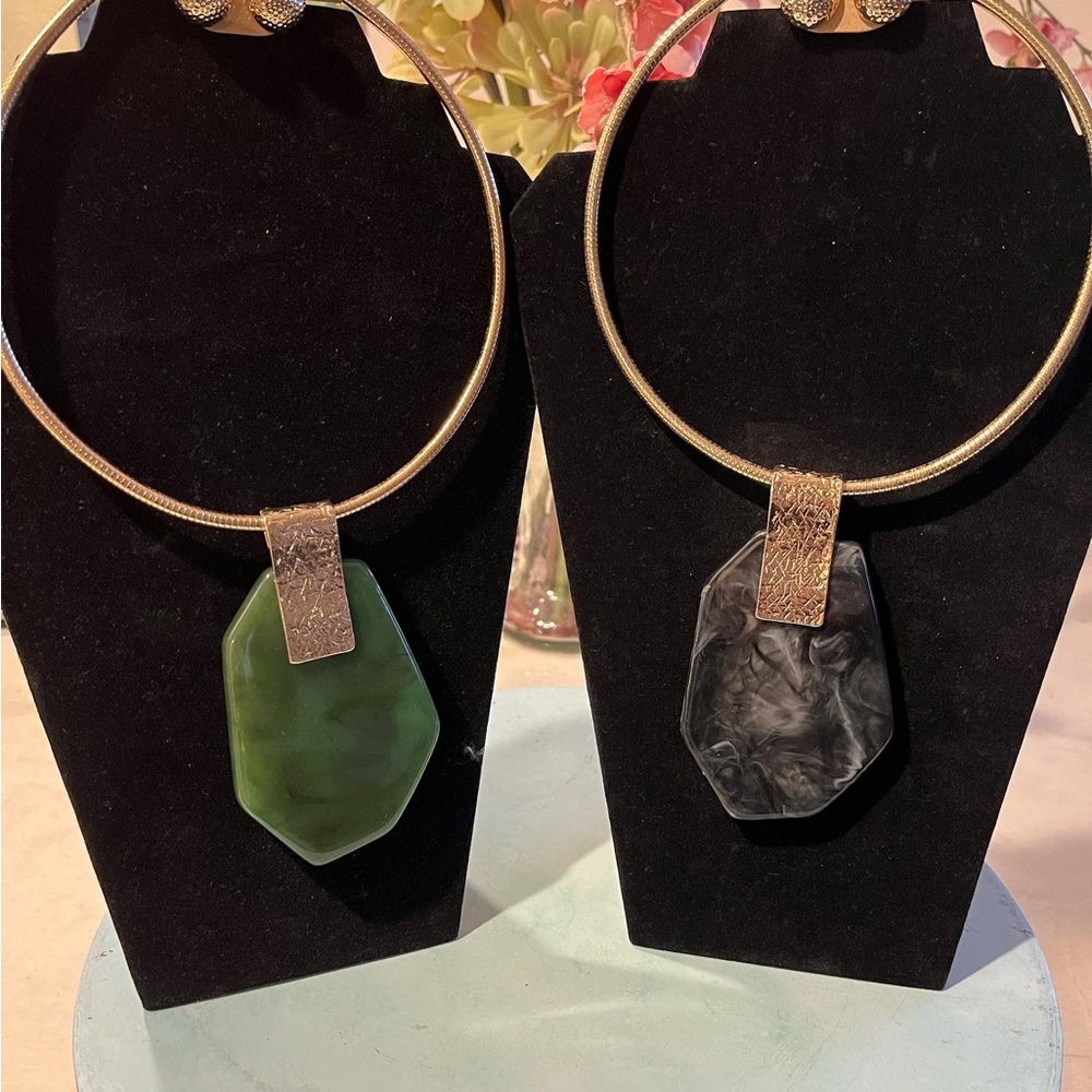 2 pc pendant lucite marble necklace, gold wire necklace,hammered button earrings